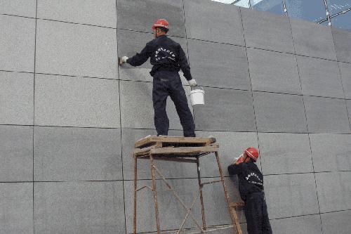 石材外立面防护剂涂刷施工实拍